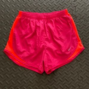 Nike shorts S